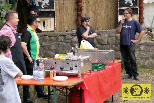 Jamaican BBQ Battle - Ossi (Grover Rec.) vs. Mutti (Muttis Booking) 18. This Is Ska Festival - Wasserburg, Rosslau 28. Juni 2014 (64).JPG